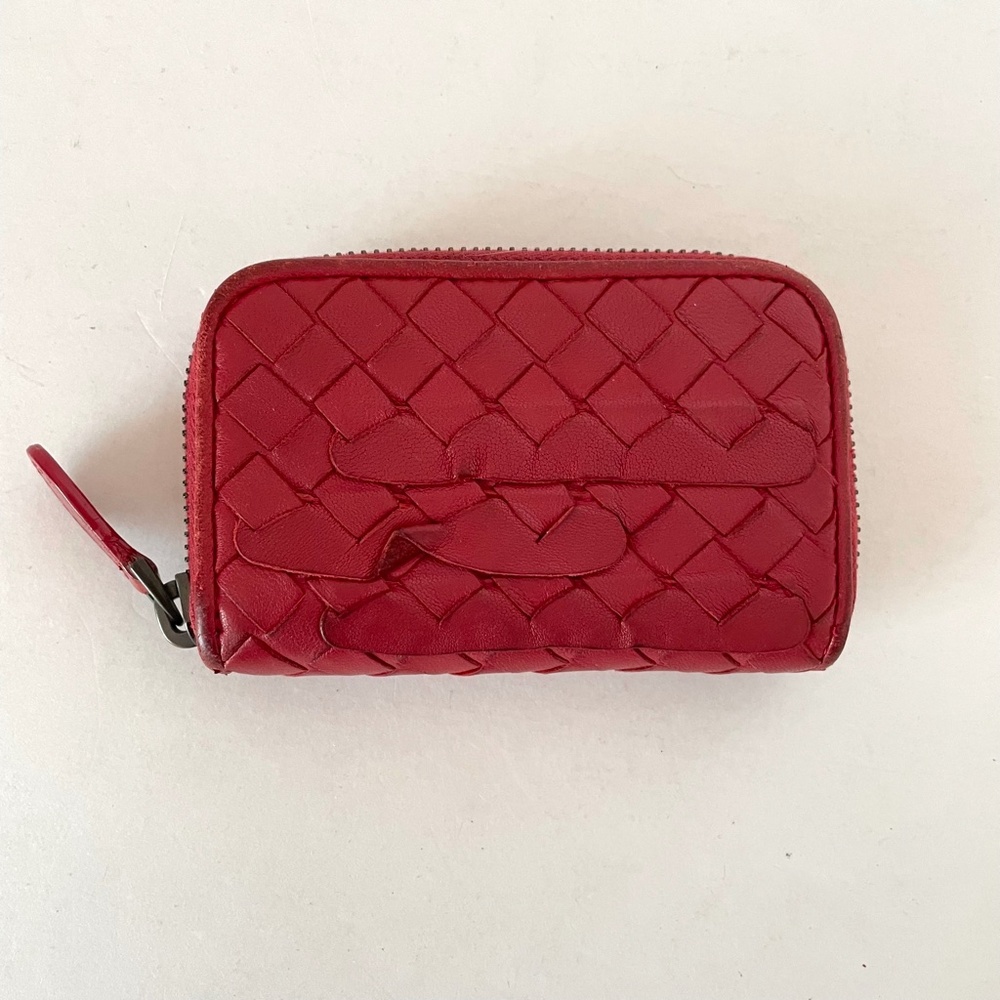 Bottega Veneta Intrecciato Leather Red Ruffle Zip Compact Wallet/Card/Coin Case - Picture 4 of 16